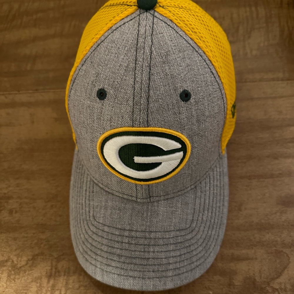 New Era Green Bay Packers Hat. - Picture 3 of 3